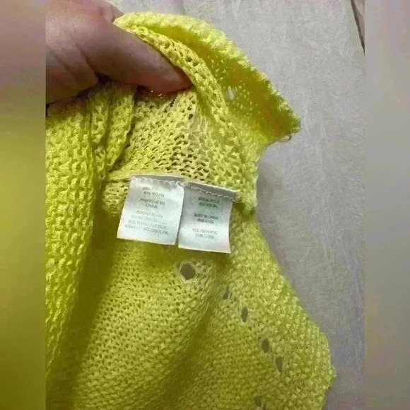 Lilly Pulitzer large lightweight Fringe Sunshine Yellow Tank Sweater Item# 2Z - Picture 3 of 4